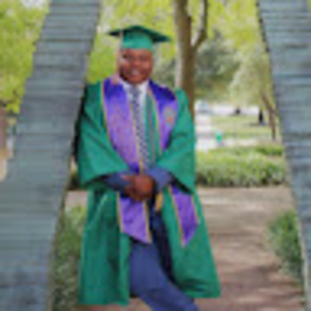 Meet your Posher, Devonte